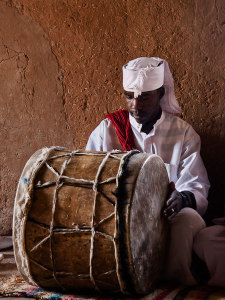 Gnawamusiker, Söder Erg Chebbi, Marocko