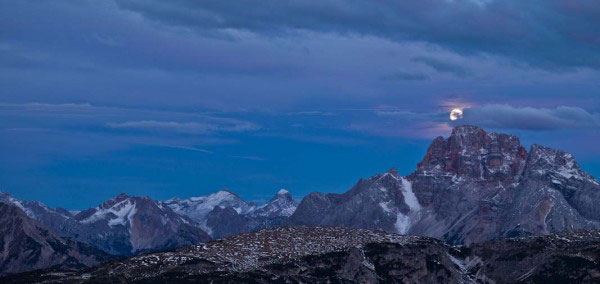 Sexternerdolomiterna Månsken vid Sextenerdolomiterna